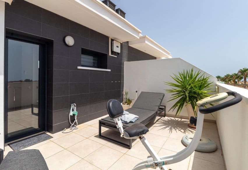 3 soverom Hus til salgs i Orihuela Costa med svømmebasseng - € 390 000 (Ref: 9979399)