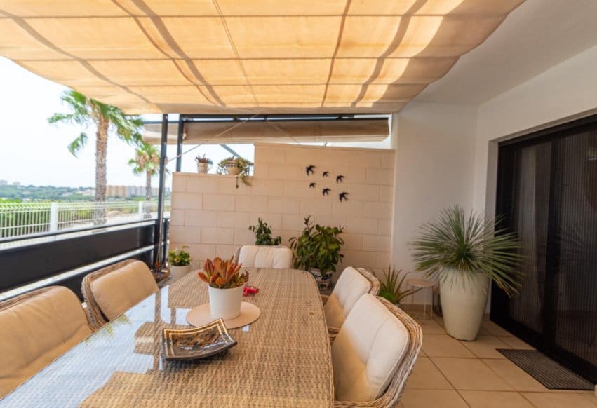 3 soverom Hus til salgs i Orihuela Costa med svømmebasseng - € 390 000 (Ref: 9979399)