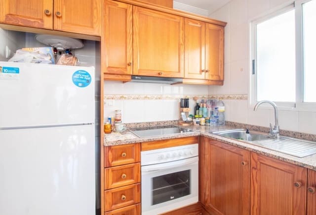 2 soveværelse Penthouse til salg i Centro, Torrevieja med swimmingpool - € 145.000 (Ref: 9979400)