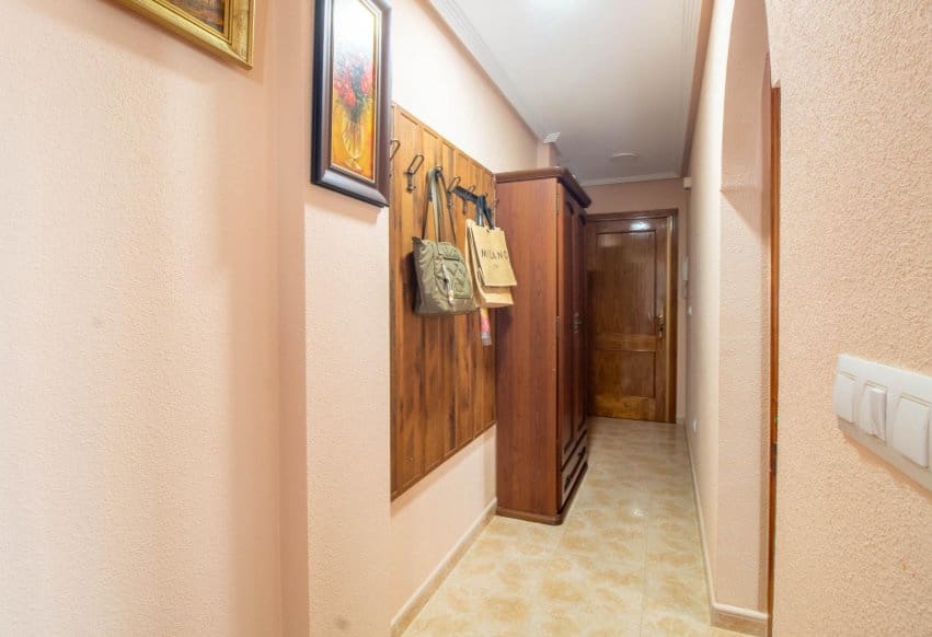 2 Zimmer Penthouse zu verkaufen in Torrevieja mit Pool - 145.000 € (Ref: 9979400)