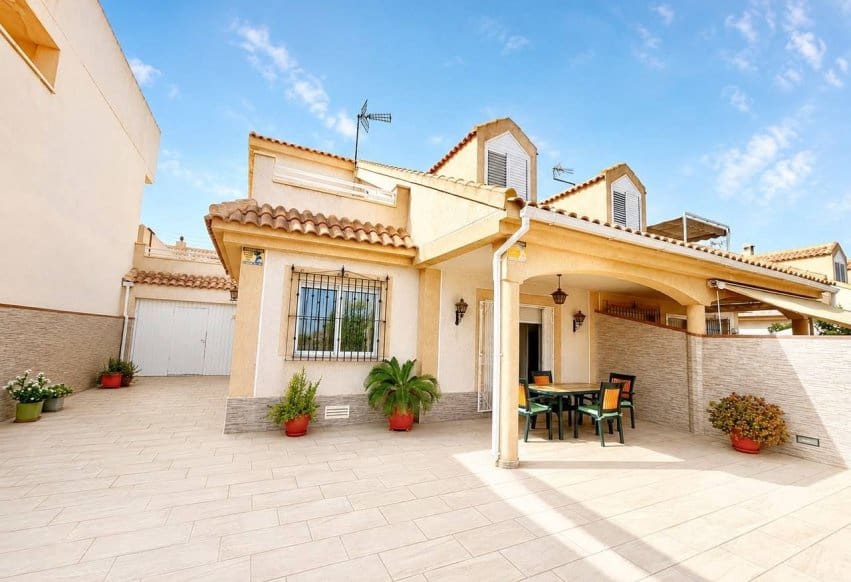 3 quarto Casa em Banda para venda em Torre de la Horadada - 399 000 € (Ref: 9979406)