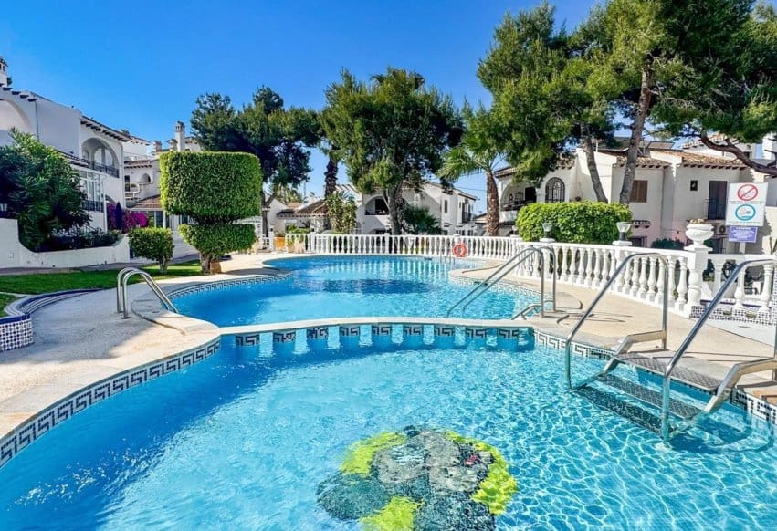 2 quarto Bungalow para venda em La Mata com piscina - 159 000 € (Ref: 9979407)
