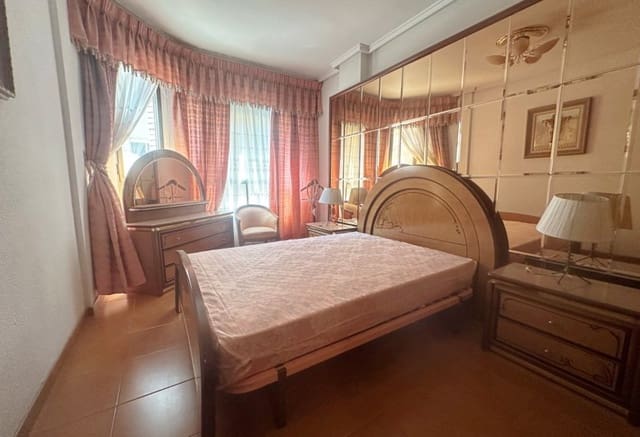 Apartamento de 4 habitaciones en Centro - Muelle Pesquero, Torrevieja en venta - 255.000 € (Ref: 9979412)