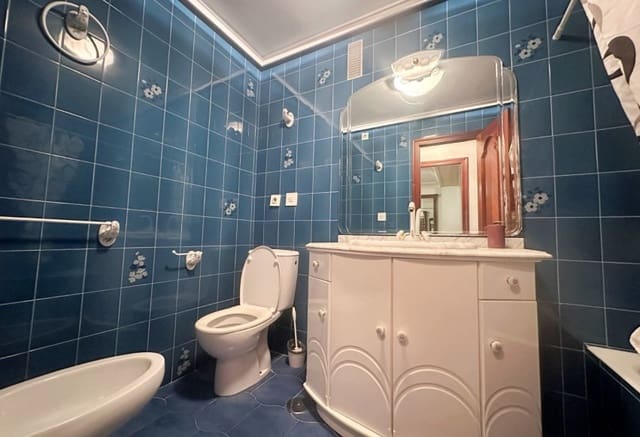 Apartamento de 4 habitaciones en Centro - Muelle Pesquero, Torrevieja en venta - 255.000 € (Ref: 9979412)
