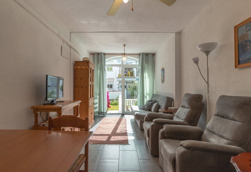 1 chambre Bungalow à vendre à Torrevieja avec piscine - 119 000 € (Ref: 9983751)