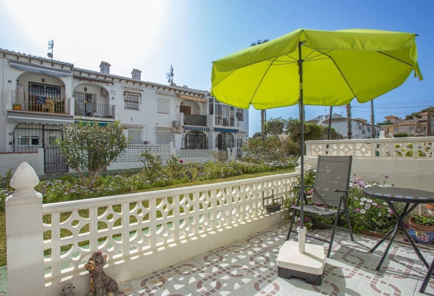 1 chambre Bungalow à vendre à Torrevieja avec piscine - 119 000 € (Ref: 9983751)