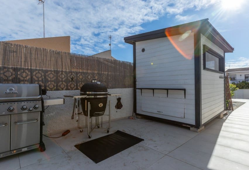 4 quarto Moradia para venda em Torrevieja com piscina - 620 000 € (Ref: 9983752)