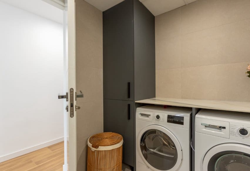4 quarto Moradia para venda em Torrevieja com piscina - 620 000 € (Ref: 9983752)