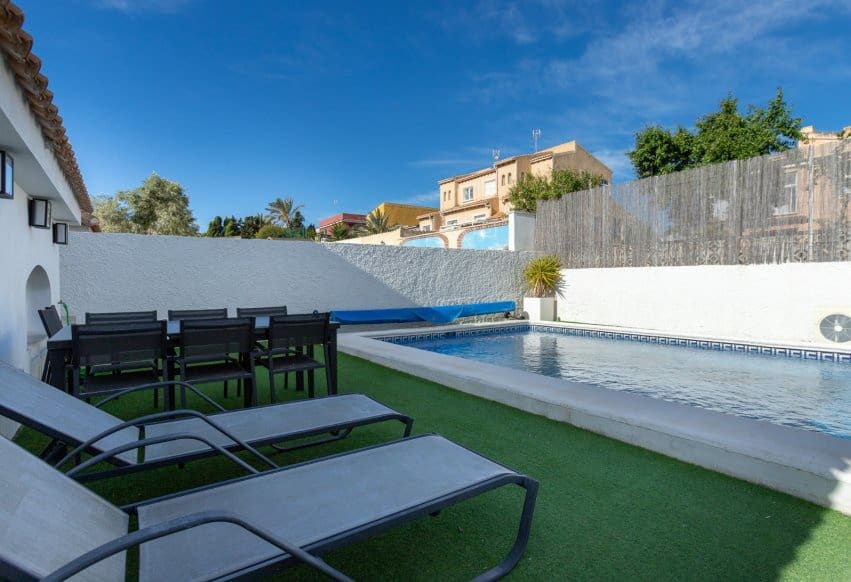 4 quarto Moradia para venda em Torrevieja com piscina - 620 000 € (Ref: 9983752)