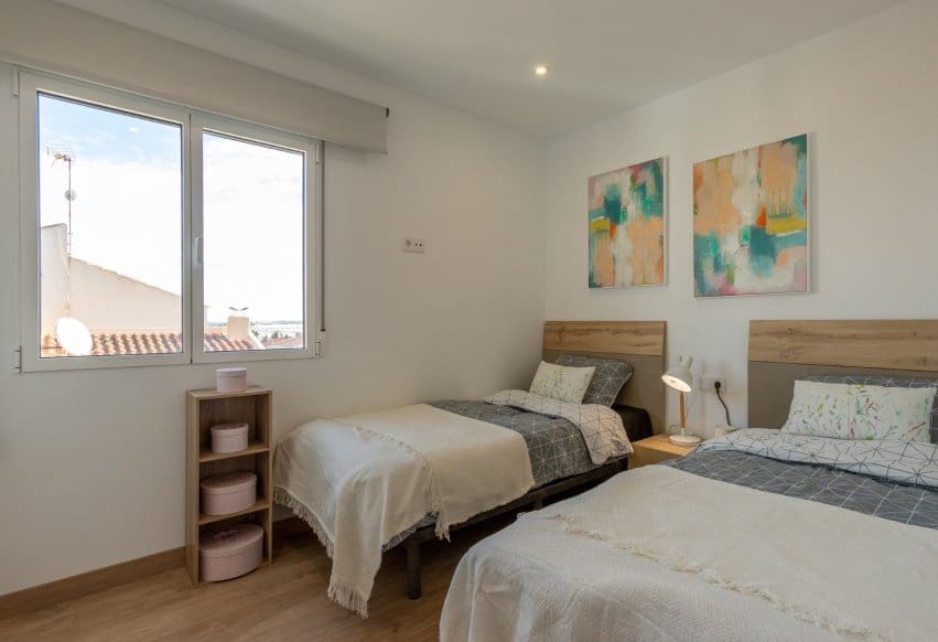 4 quarto Moradia para venda em Torrevieja com piscina - 620 000 € (Ref: 9983752)