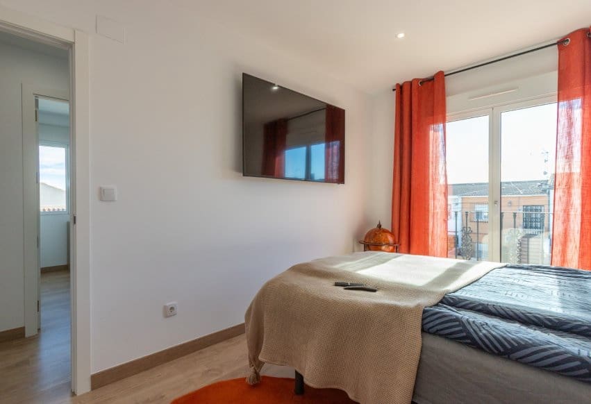 4 quarto Moradia para venda em Torrevieja com piscina - 620 000 € (Ref: 9983752)