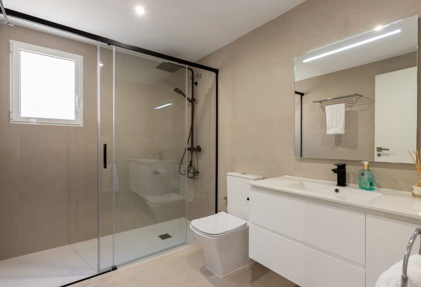 4 quarto Moradia para venda em Torrevieja com piscina - 620 000 € (Ref: 9983752)