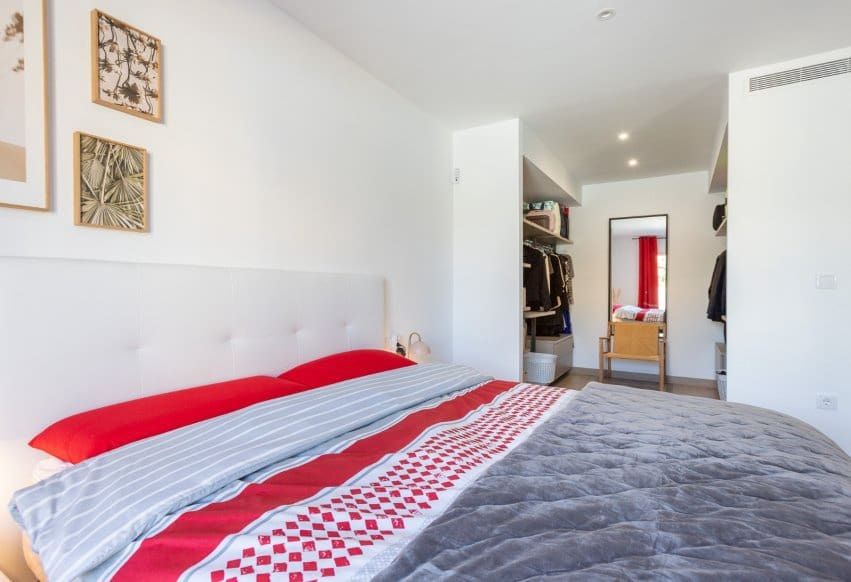 4 quarto Moradia para venda em Torrevieja com piscina - 620 000 € (Ref: 9983752)