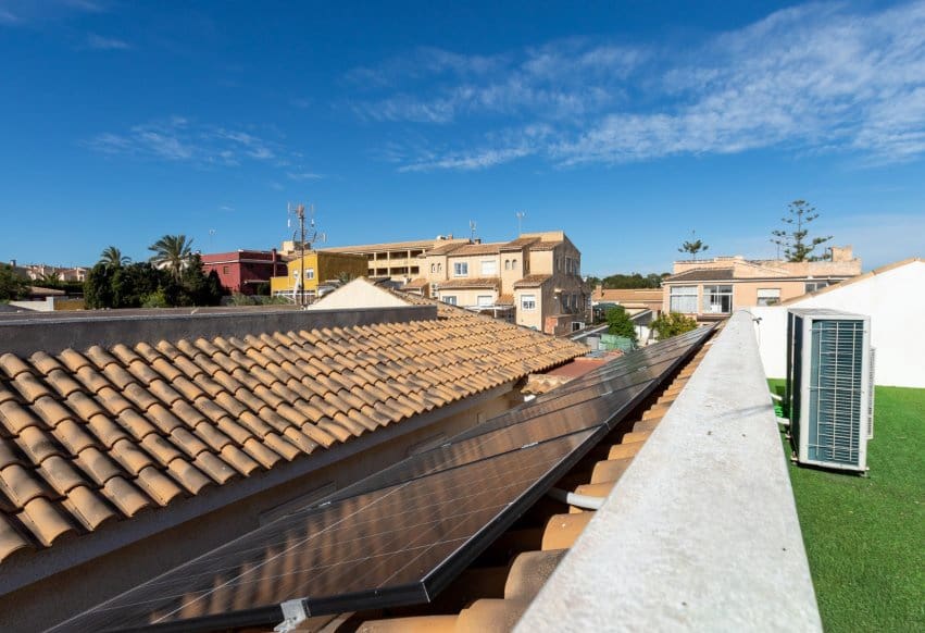 4 quarto Moradia para venda em Torrevieja com piscina - 620 000 € (Ref: 9983752)