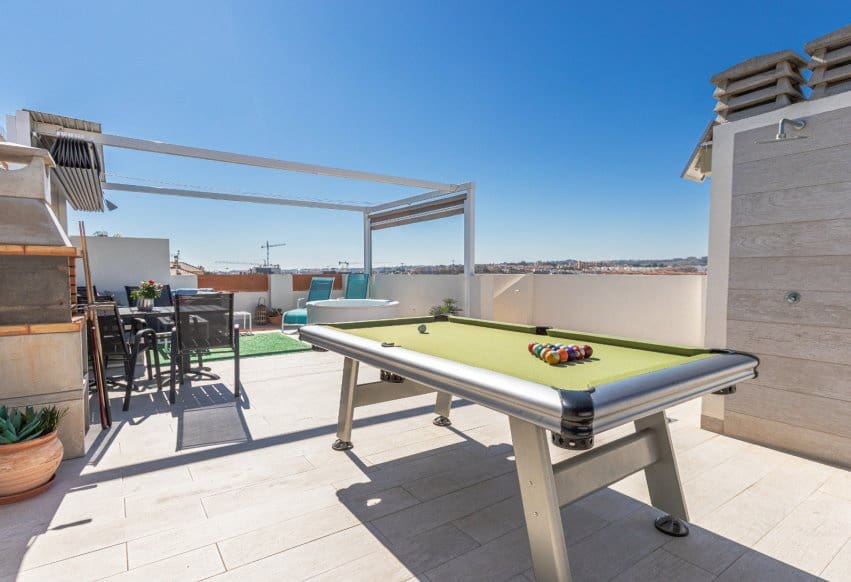 2 chambre Bungalow à vendre à Torrevieja avec piscine - 265 000 € (Ref: 9983754)