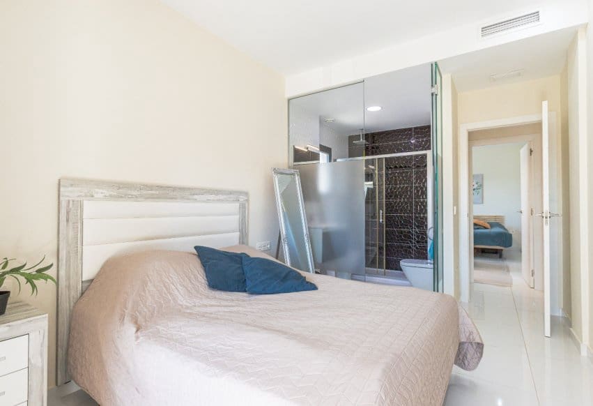 2 chambre Bungalow à vendre à Torrevieja avec piscine - 265 000 € (Ref: 9983754)