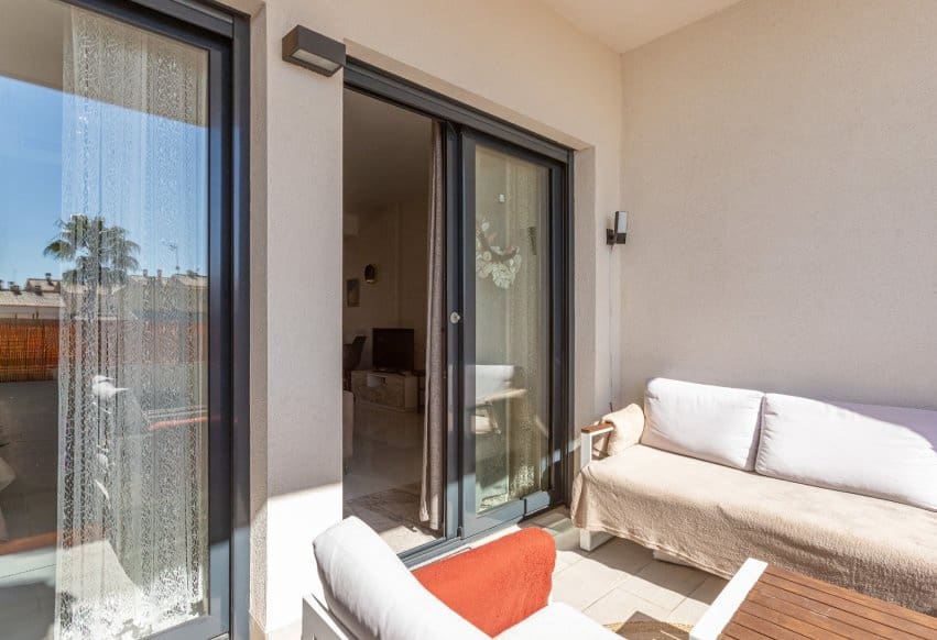 2 chambre Bungalow à vendre à Torrevieja avec piscine - 265 000 € (Ref: 9983754)