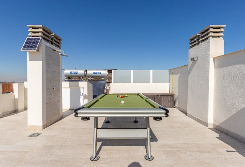 2 chambre Bungalow à vendre à Torrevieja avec piscine - 265 000 € (Ref: 9983754)