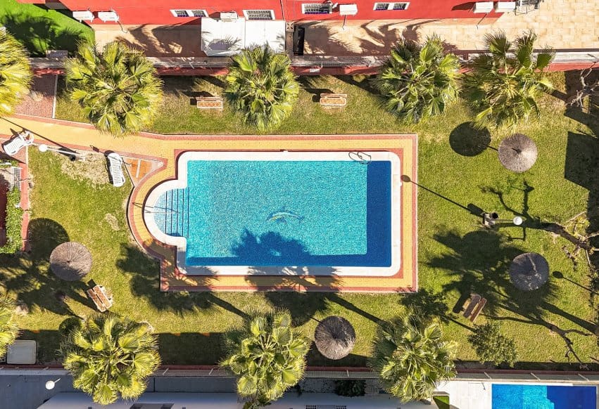 2 chambre Bungalow à vendre à Torrevieja avec piscine - 265 000 € (Ref: 9983754)