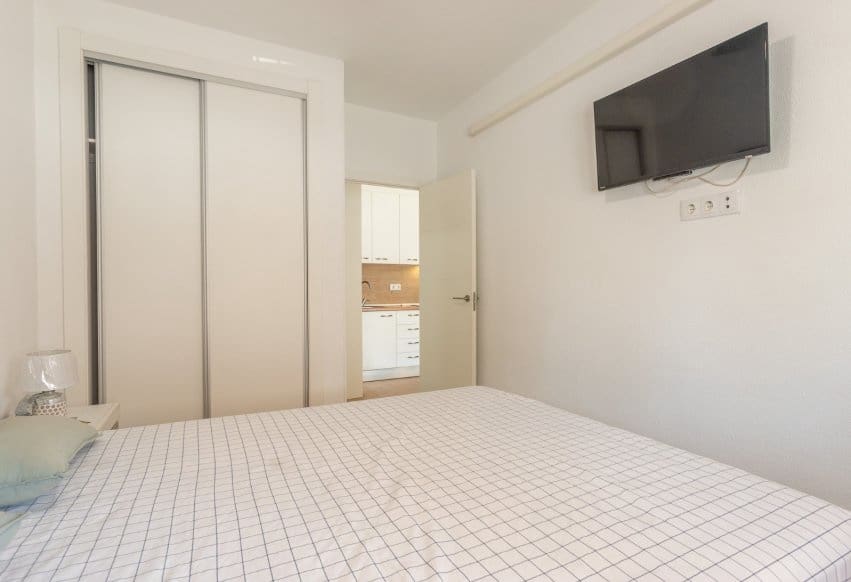 1 chambre Bungalow à vendre à Torrevieja avec piscine - 122 000 € (Ref: 9984064)