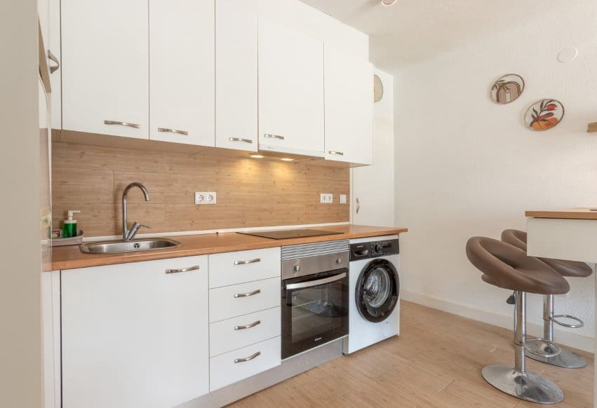 1 chambre Bungalow à vendre à Torrevieja avec piscine - 122 000 € (Ref: 9984064)