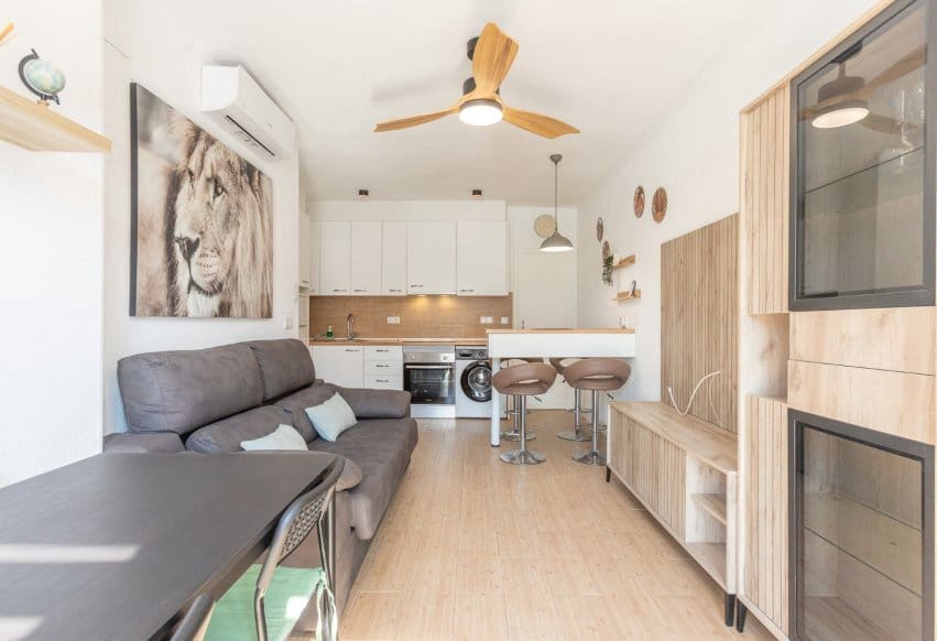 1 chambre Bungalow à vendre à Torrevieja avec piscine - 122 000 € (Ref: 9984064)