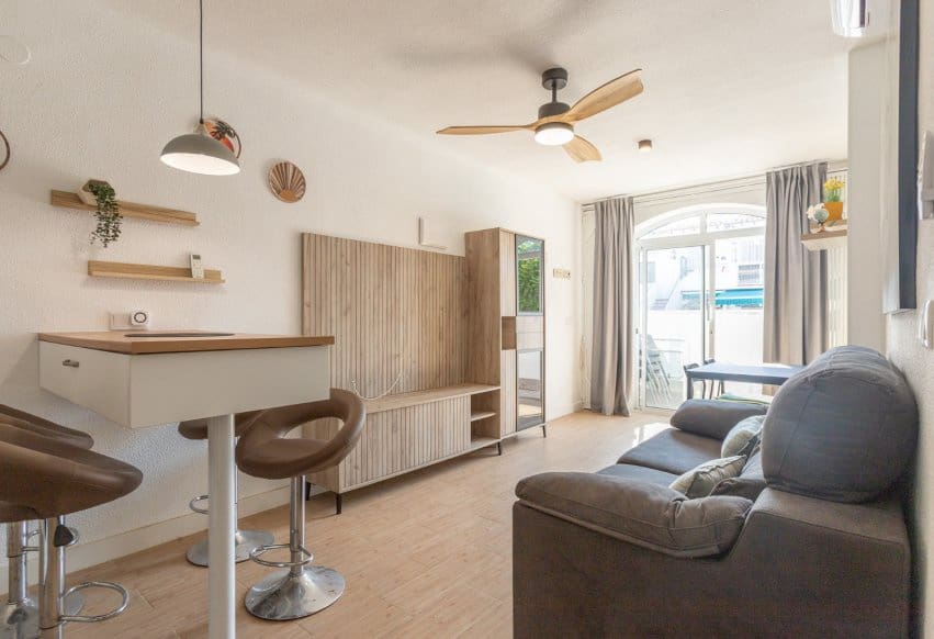 1 chambre Bungalow à vendre à Torrevieja avec piscine - 122 000 € (Ref: 9984064)