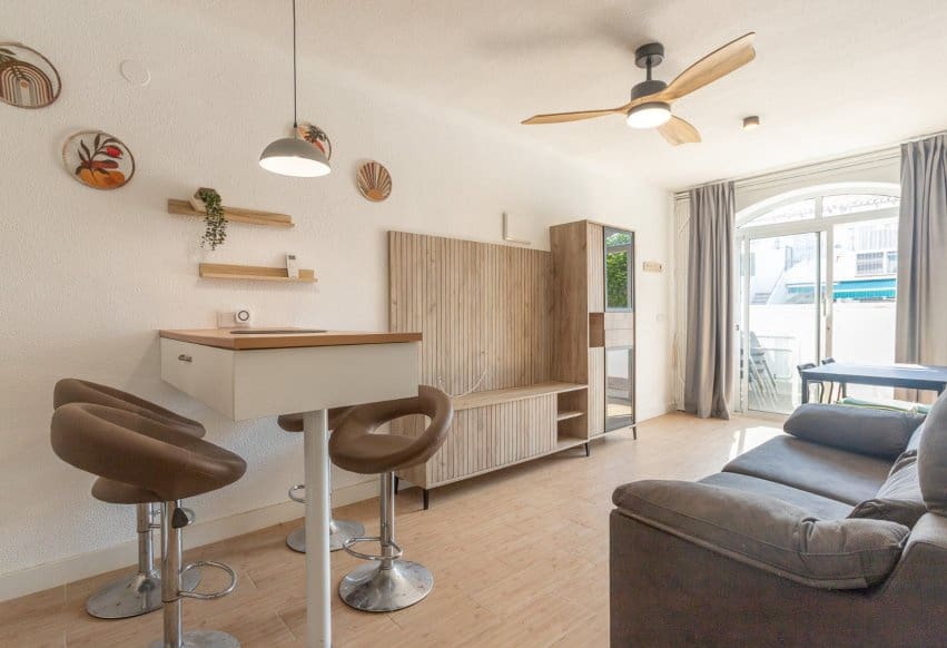 1 chambre Bungalow à vendre à Torrevieja avec piscine - 122 000 € (Ref: 9984064)
