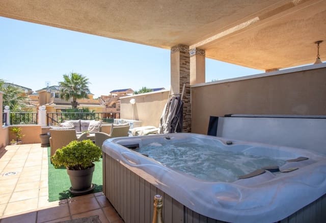 2 slaapkamer Bungalow te koop in Villamartin, Orihuela met zwembad - € 209.000 (Ref: 9984065)