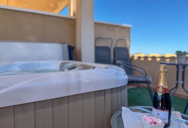 2 slaapkamer Bungalow te koop in Villamartin, Orihuela met zwembad - € 209.000 (Ref: 9984065)