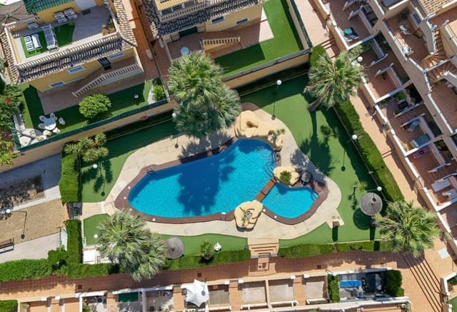 2 slaapkamer Bungalow te koop in Villamartin, Orihuela met zwembad - € 209.000 (Ref: 9984065)
