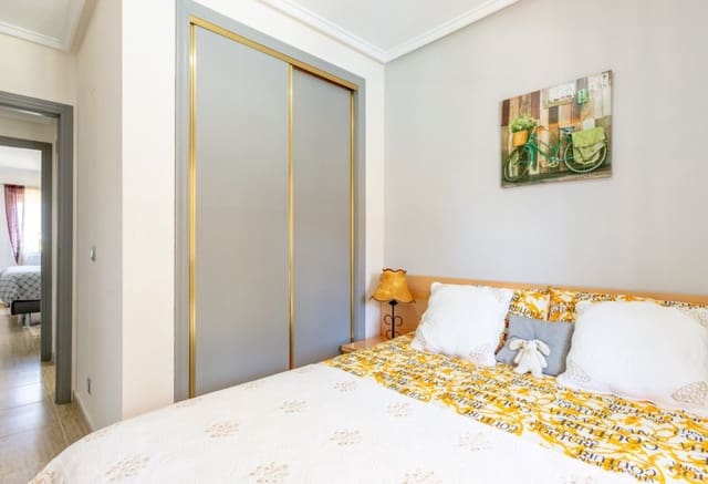 2 slaapkamer Bungalow te koop in Villamartin, Orihuela met zwembad - € 199.000 (Ref: 9984065)