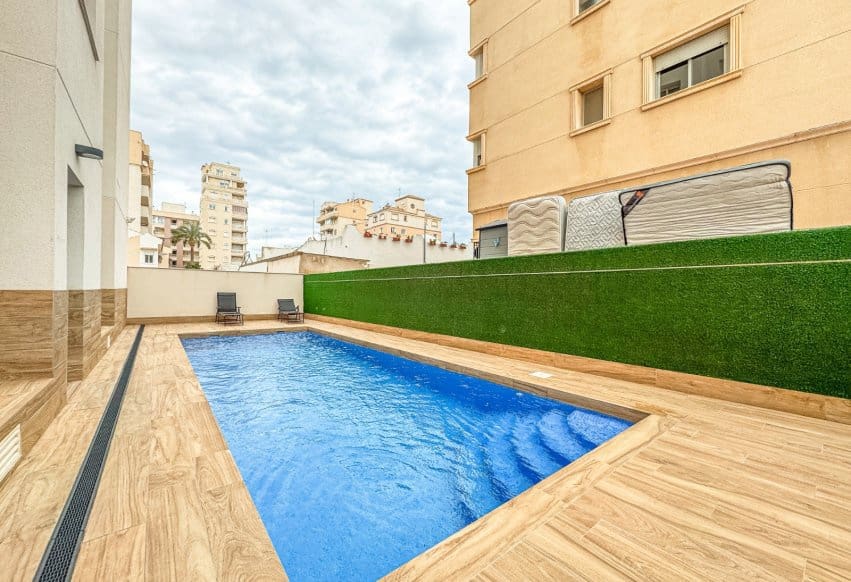 2 soverom Leilighet til salgs i Torrevieja med svømmebasseng - € 197 000 (Ref: 9984108)