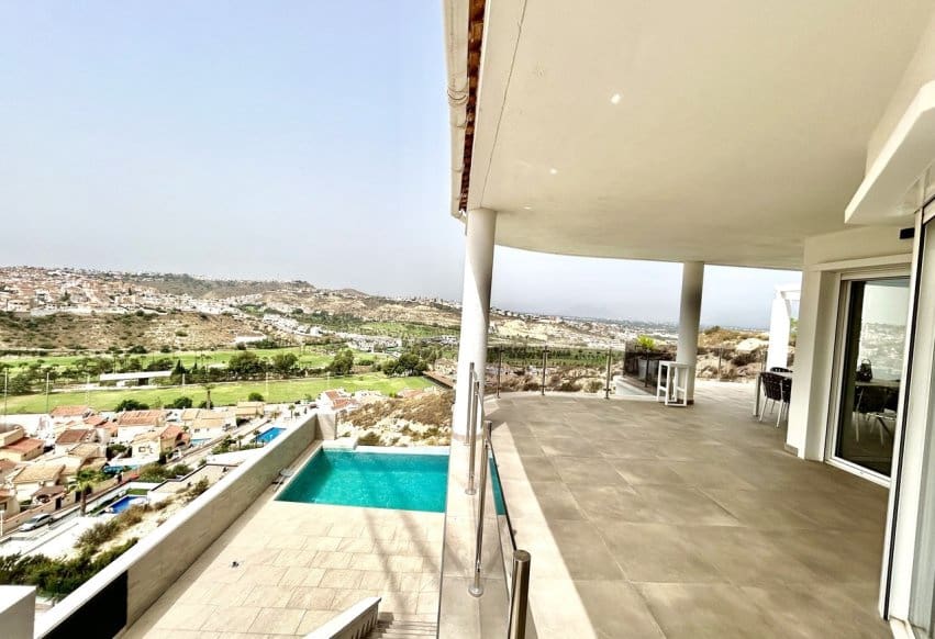 4 chambre Villa/Maison à vendre à Ciudad Quesada avec piscine - 925 000 € (Ref: 9984352)