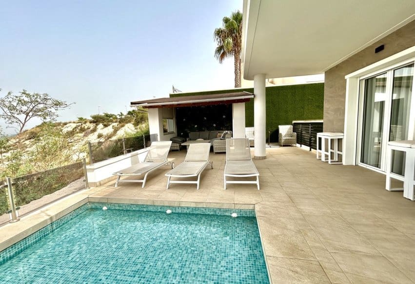 4 chambre Villa/Maison à vendre à Ciudad Quesada avec piscine - 925 000 € (Ref: 9984352)