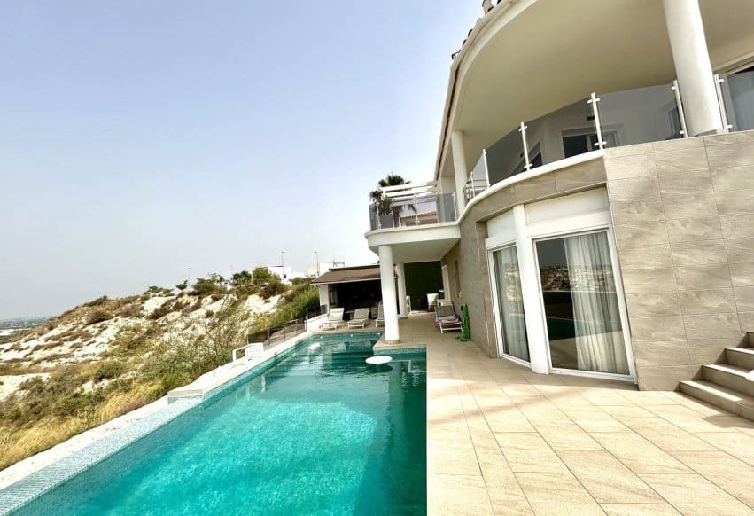 4 chambre Villa/Maison à vendre à Ciudad Quesada avec piscine - 925 000 € (Ref: 9984352)