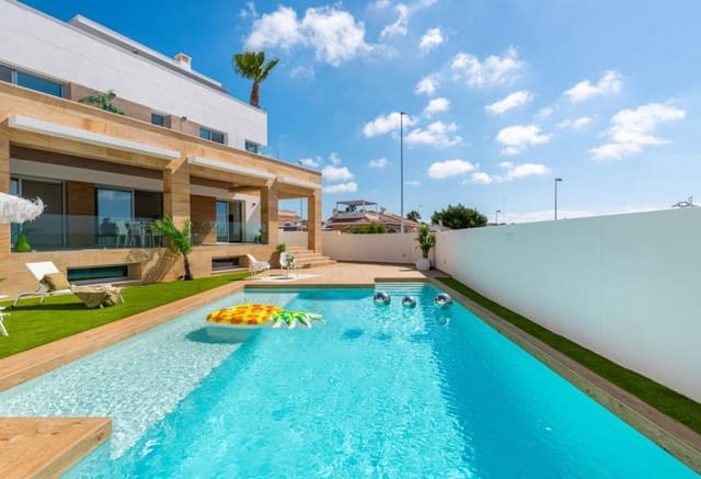 4 soveværelse Villa til salg i Ciudad Quesada, Rojales med swimmingpool - € 988.505 (Ref: 9984355)