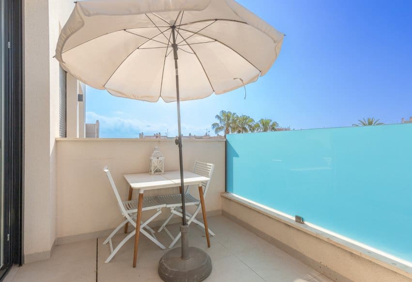 1 sovrum Takvåning till salu i Torrevieja med pool - 228 000 € (Ref: 9984364)