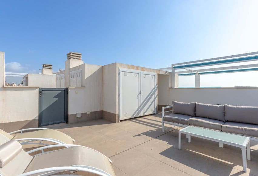 1 sovrum Takvåning till salu i Torrevieja med pool - 228 000 € (Ref: 9984364)