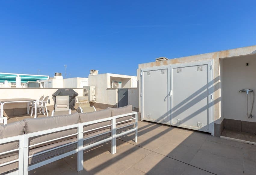 1 sovrum Takvåning till salu i Torrevieja med pool - 228 000 € (Ref: 9984364)