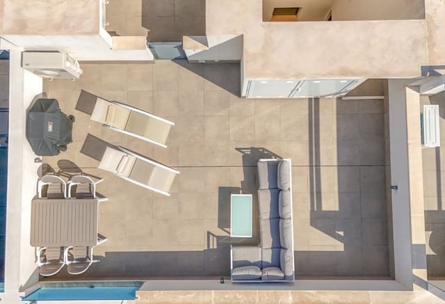 1 bedroom Penthouse for sale in Avenida Habaneras - Curva de Palangre, Torrevieja with pool - € 228,000 (Ref: 9984364)
