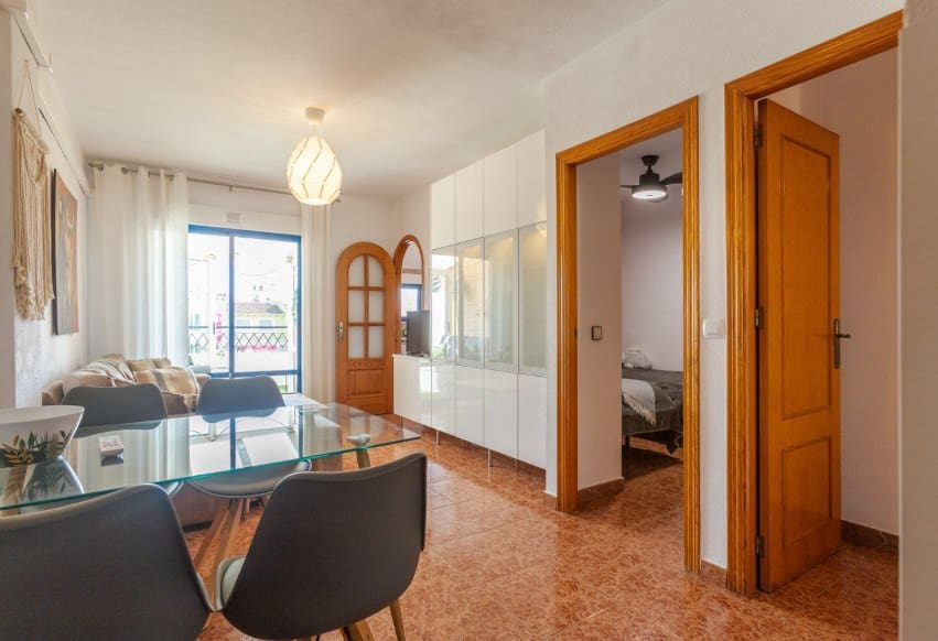 2 soveværelse Lejlighed til salg i Torrevieja - € 145.000 (Ref: 9984365)