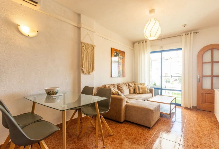 2 soveværelse Lejlighed til salg i Torrevieja - € 145.000 (Ref: 9984365)