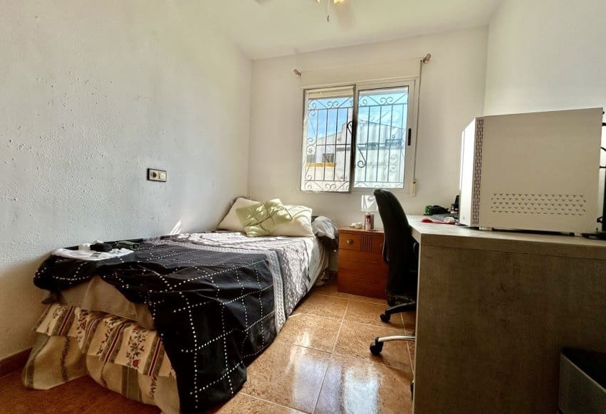 3 chambre Maison de Ville à vendre à Torrevieja avec piscine - 209 000 € (Ref: 9986353)