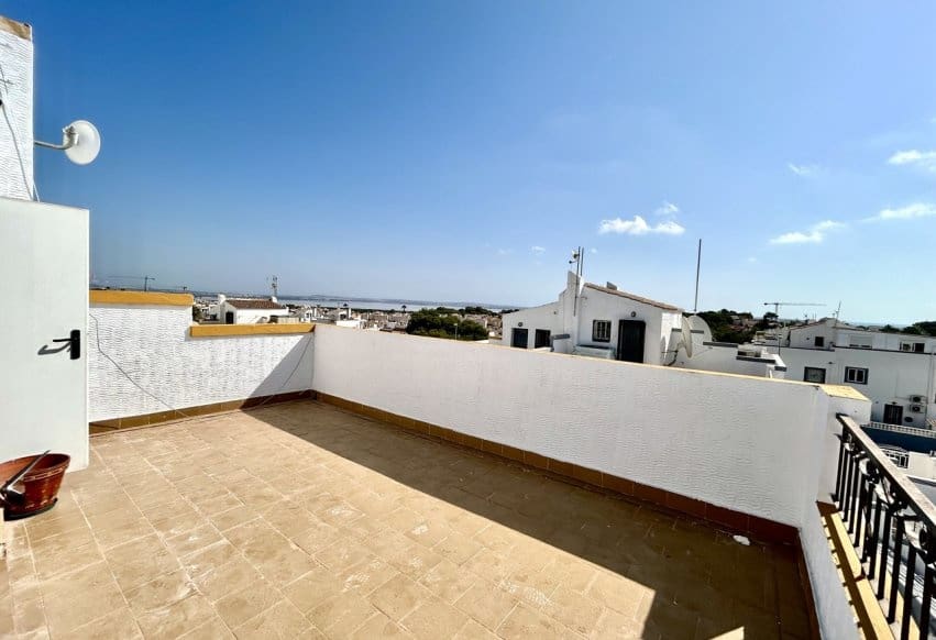 3 chambre Maison de Ville à vendre à Torrevieja avec piscine - 209 000 € (Ref: 9986353)
