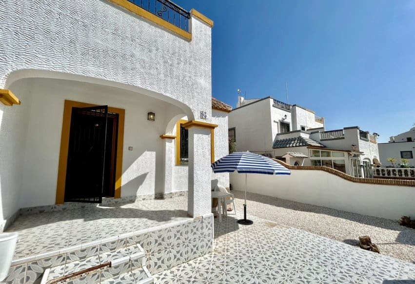 3 chambre Maison de Ville à vendre à Torrevieja avec piscine - 209 000 € (Ref: 9986353)