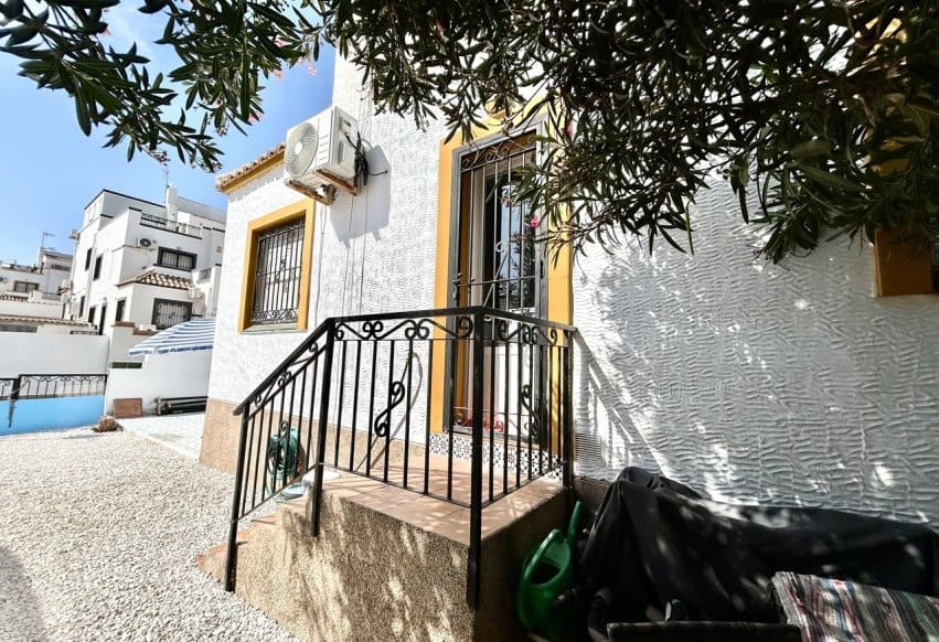3 chambre Maison de Ville à vendre à Torrevieja avec piscine - 209 000 € (Ref: 9986353)