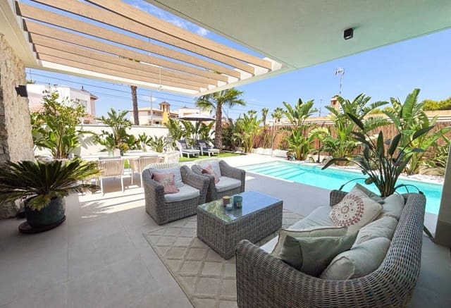 3 soveværelse Villa til salg i Cabo Roig, Orihuela med swimmingpool - € 749.000 (Ref: 9990318)
