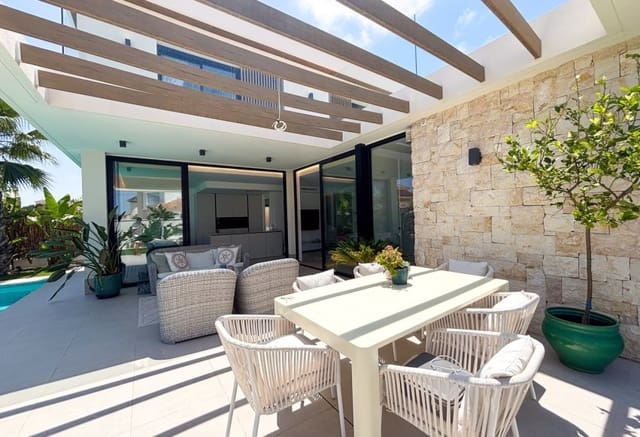 3 soveværelse Villa til salg i Cabo Roig, Orihuela med swimmingpool - € 749.000 (Ref: 9990318)