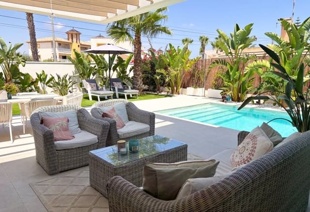 3 soveværelse Villa til salg i Cabo Roig, Orihuela med swimmingpool - € 749.000 (Ref: 9990318)